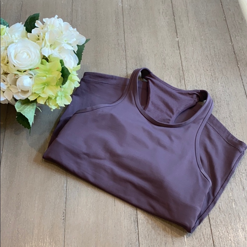 Lululemon Tank w/ Padded Shelf Bra size 6